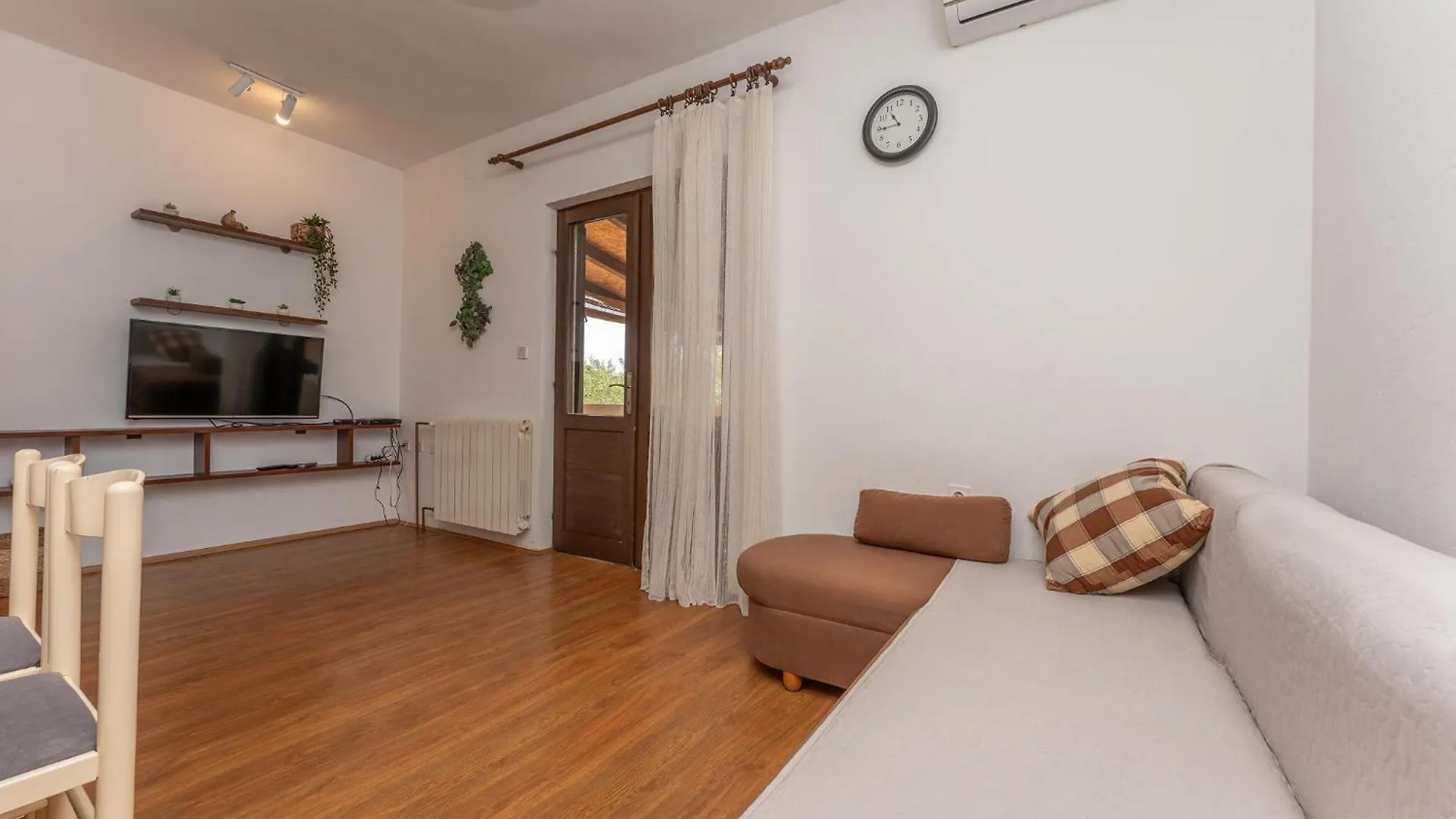 Cozy Apartment In Biograd Na Moru With Wifi